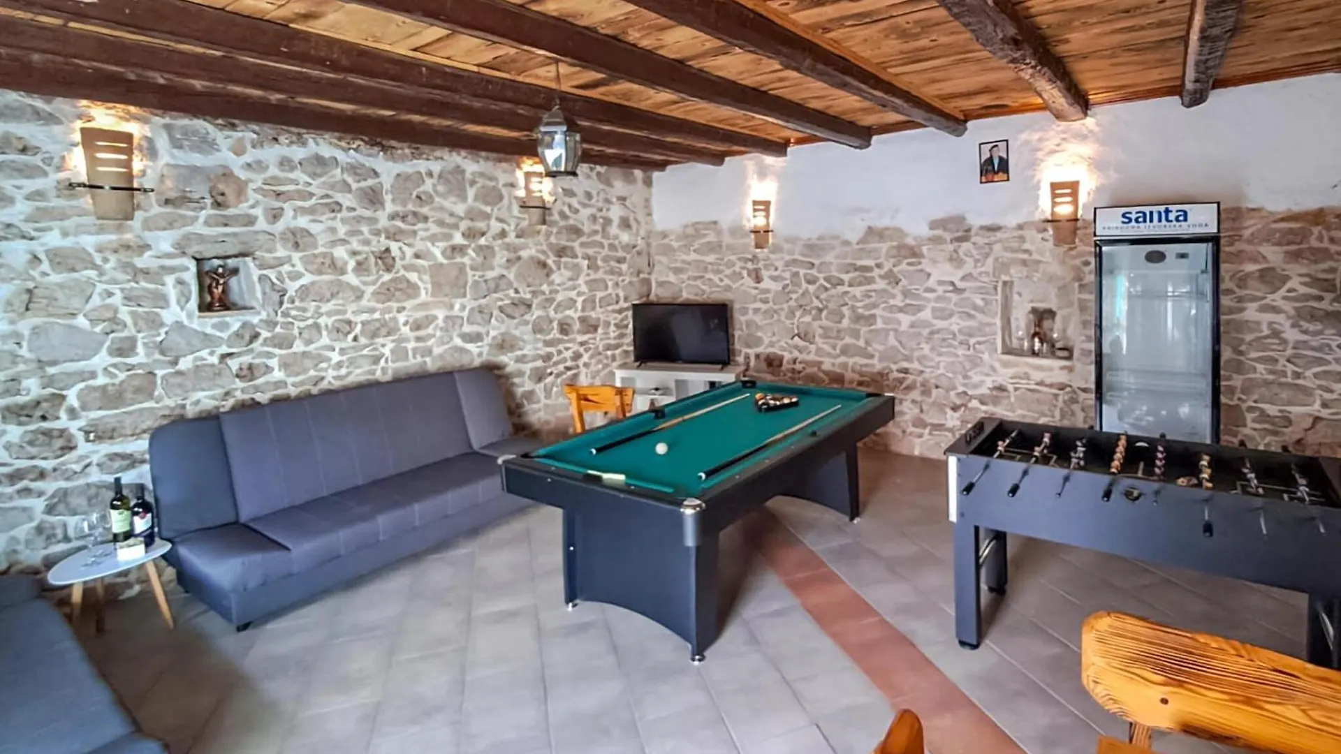 Awesome Home In Donje Rastane