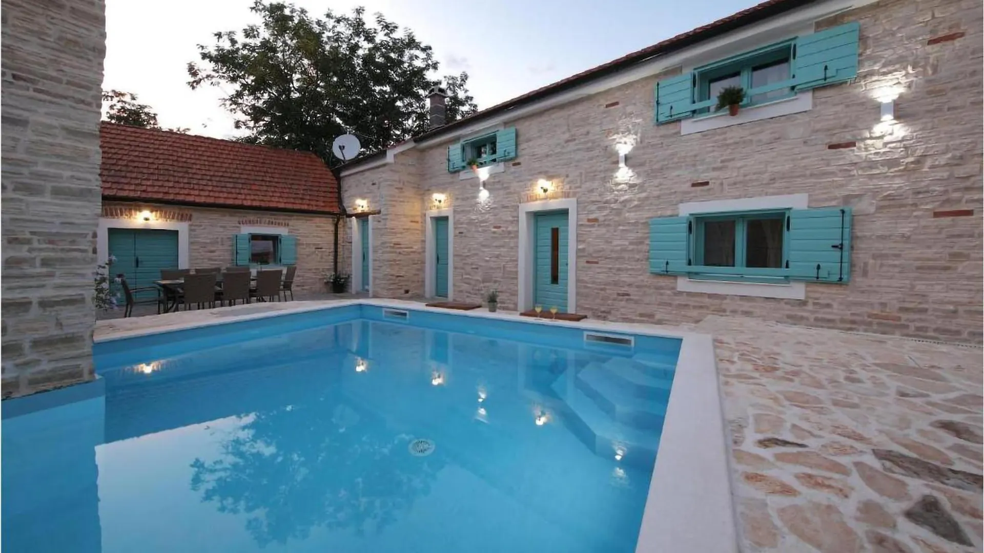 Awesome Home In Donje Rastane