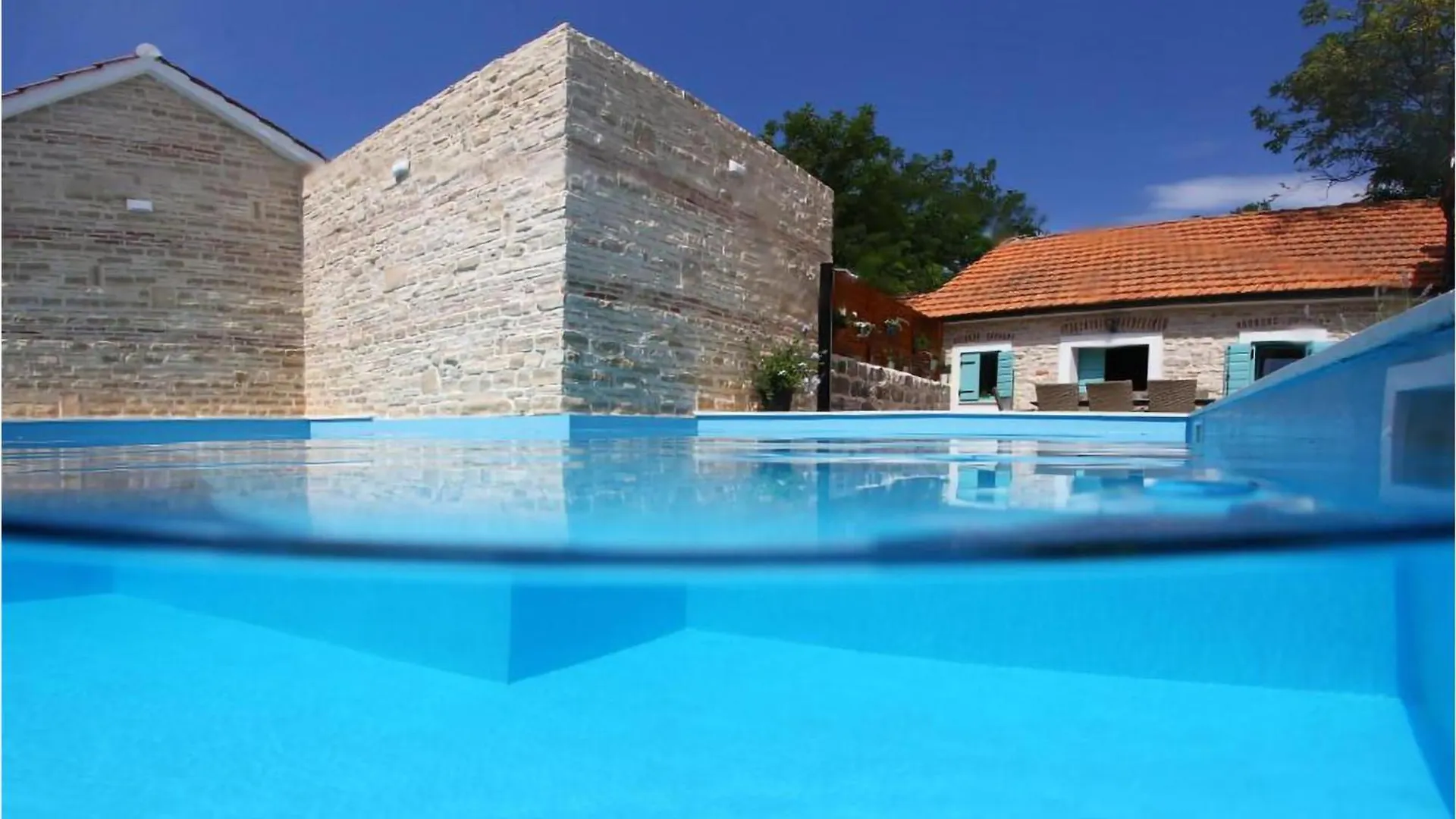 Awesome Home In Donje Rastane Holiday home