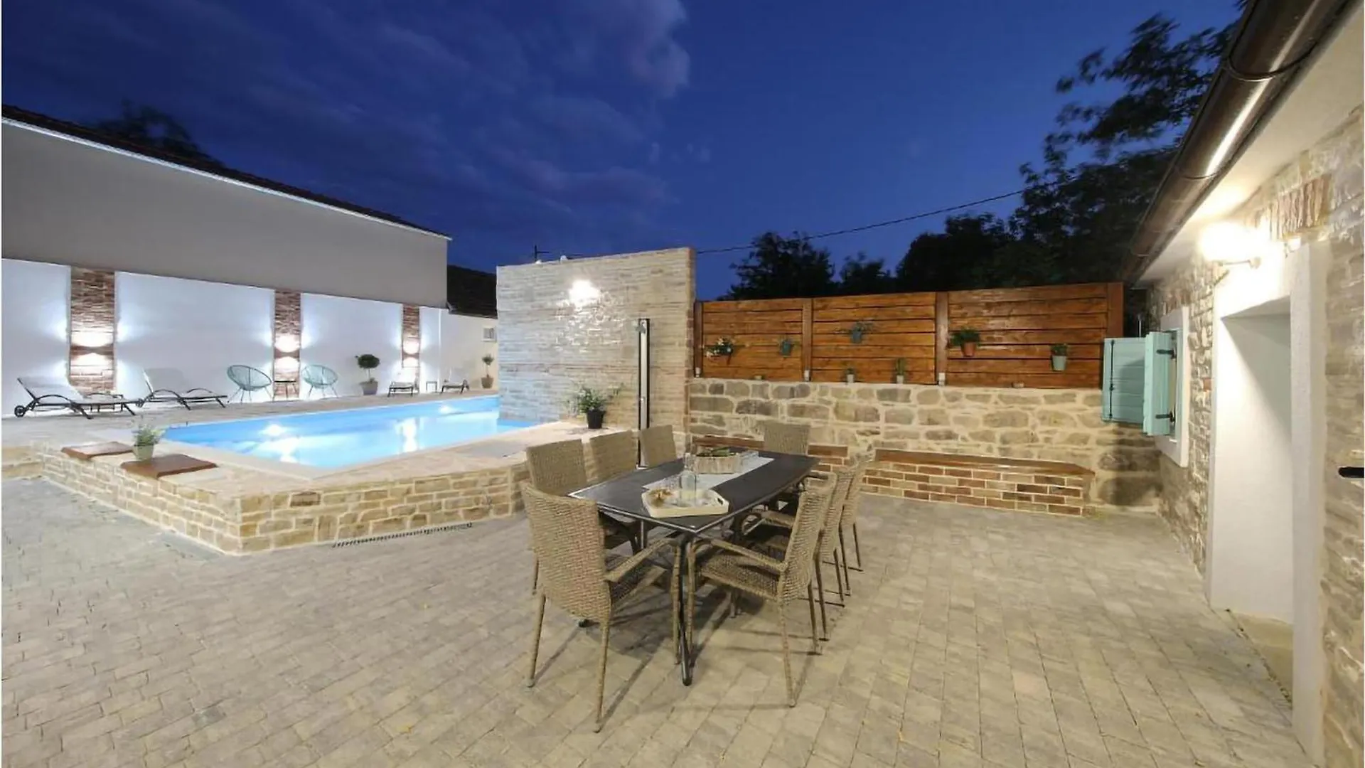 Awesome Home In Donje Rastane Chorvatsko