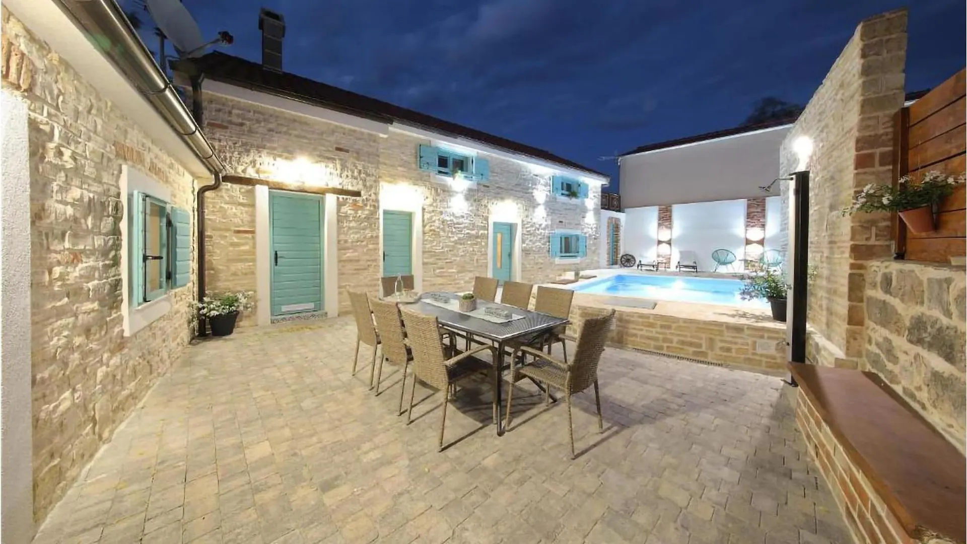 Awesome Home In Donje Rastane